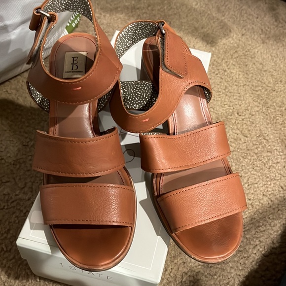 Ellen Degeneres Brown heel sandals - Picture 6 of 8